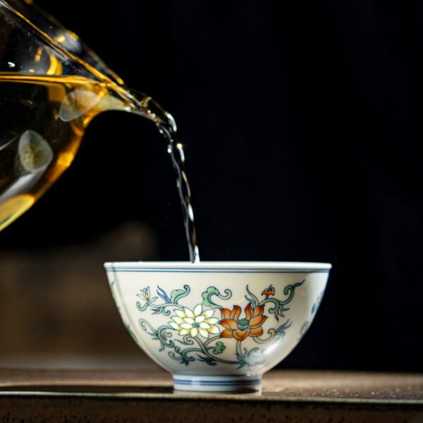 1-场景图 Doucai Twin Lotus Chicken Heart Cup