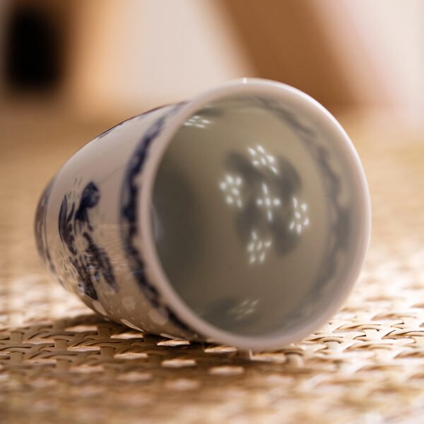 6-细节图 Blossoms Along the Way Aroma Cup (Wood-Fired Kiln Firing)