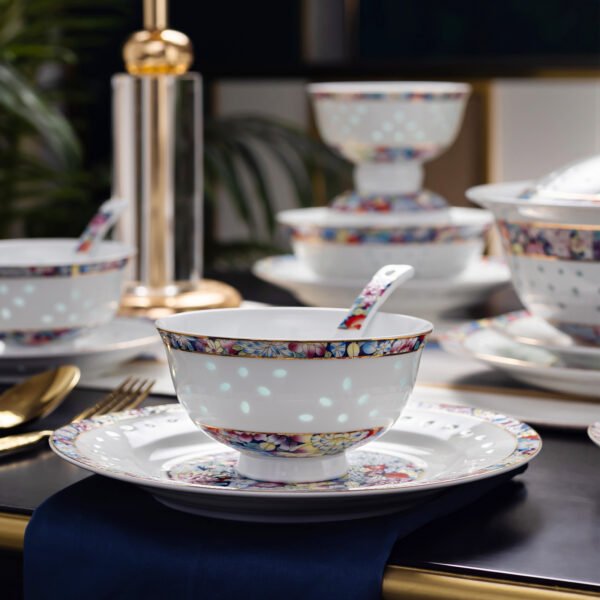 场景图2 Ten Thousand Flowers Enamel Tableware