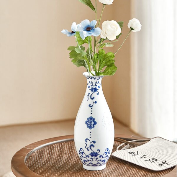 场景图2 Intertwined Branches Guanyin Vase