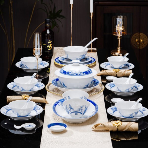 场景图3 Clear Water Hibiscus Tableware