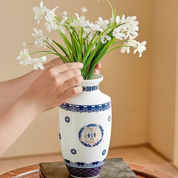 场景图3 Bat and Peach of Longevity Exquisite Vase