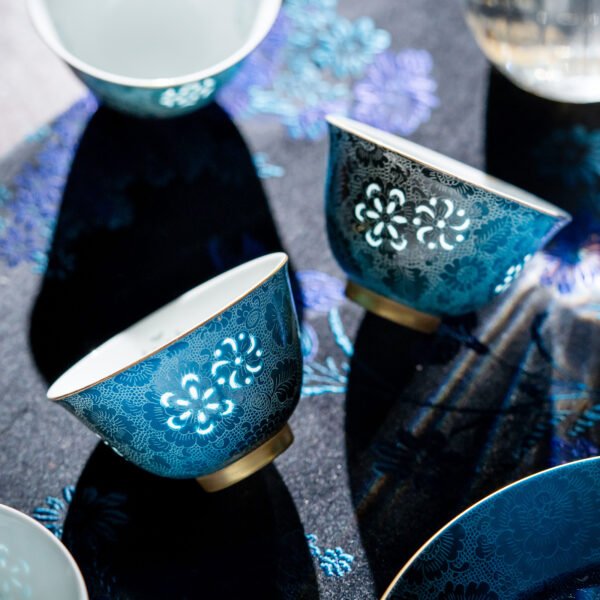 Listening to Spring in Secluded Valley Pahua Set