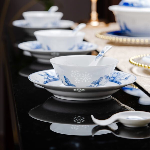 场景图4 Clear Water Hibiscus Tableware