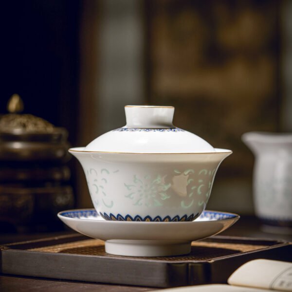 场景图4 10-Piece Good Fortune Lotus Tea Set