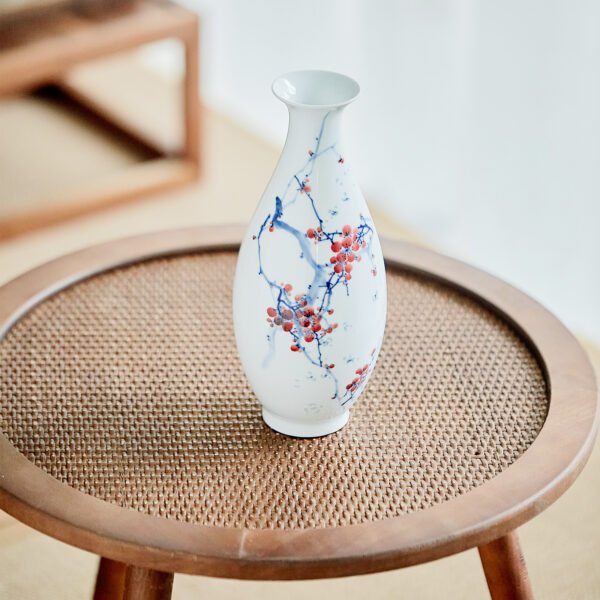 场景图4 Hand-Painted Underglaze Polychrome Mountain Garden Small Plum Vase