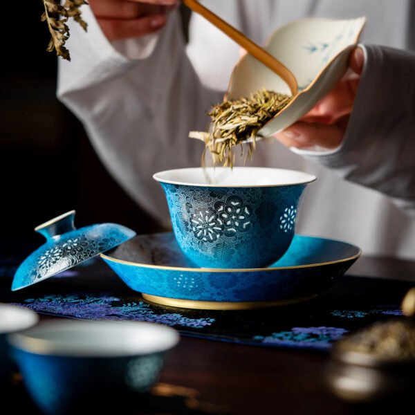 Listening to Spring in Secluded Valley Pahua Set