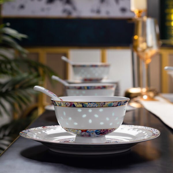 场景图5 Ten Thousand Flowers Enamel Tableware