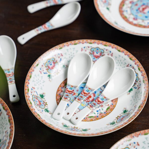 场景图6 Golden Quality Treasure Lotus Tableware