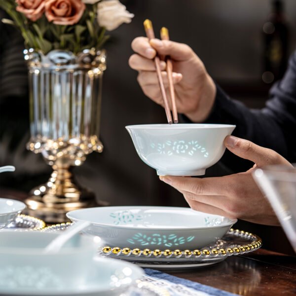 场景图6 Celadon Glaze Jade Peony Tableware