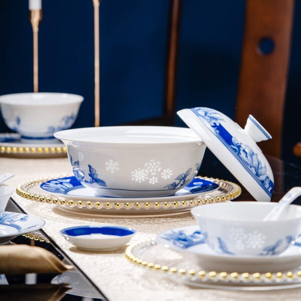 场景图6 Clear Water Hibiscus Tableware