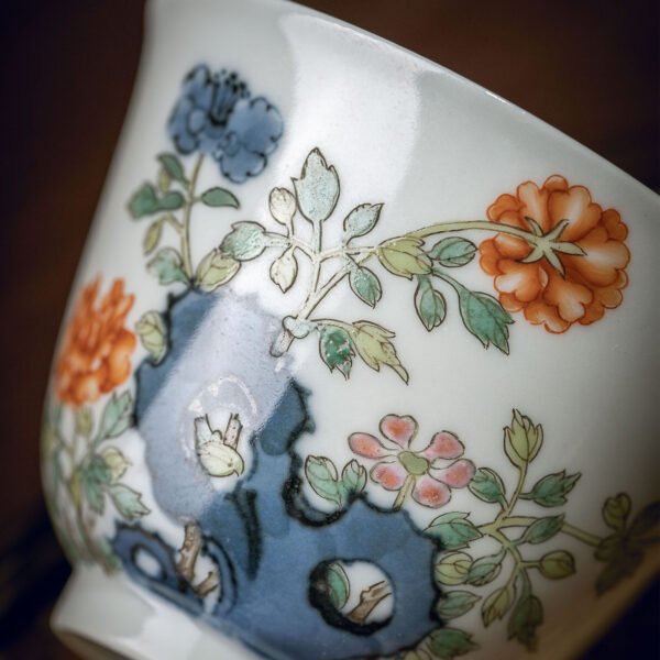 The Twelve Flower God Cup during the Kangxi reign of the Qing Dynasty（Imitation Antique）