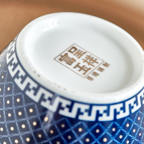 细节图6 Intertwined Lotus Vase