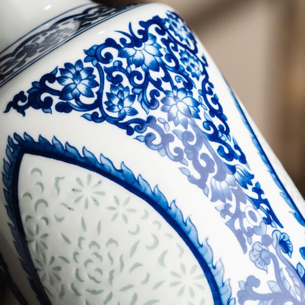 细节图6 National Beauty Enchanting Fragrance Vase