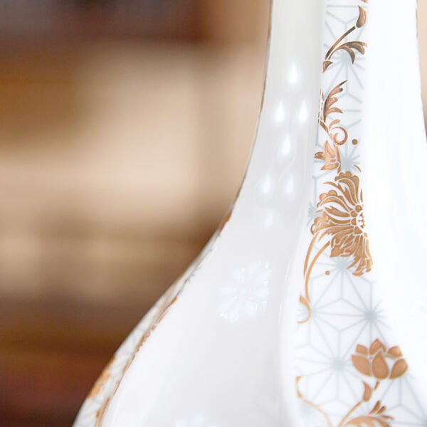 细节图7 Adding Flowers to Brocade Spiral Exquisite Vase