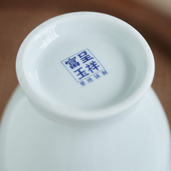 细节图8 Hand-Painted Early Summer Vase